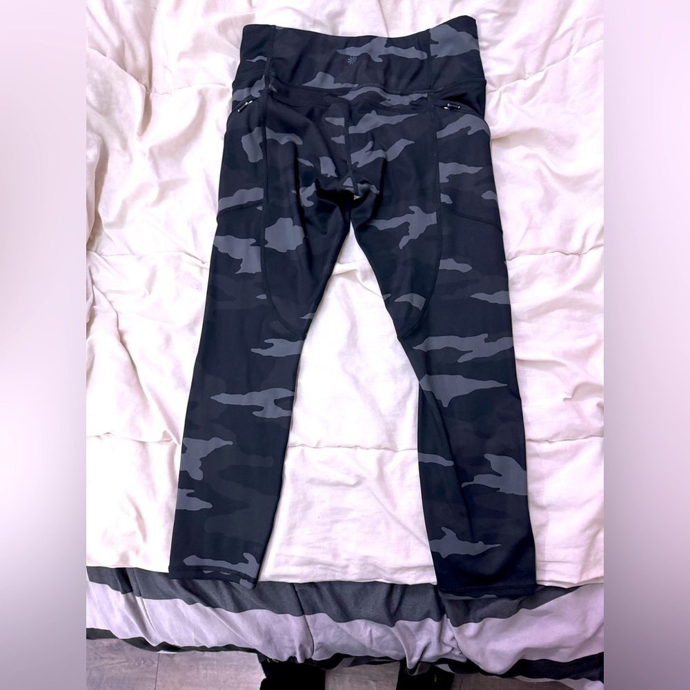 Athleta leggings size small camo edition in like new condition